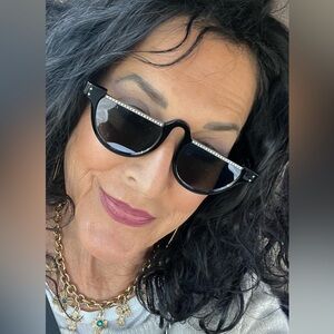 NEW GUCCI SUNGLASSES Glasses Sunnies GG1368S w Bag, Case